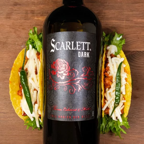 Scarlett Dark ja tacot